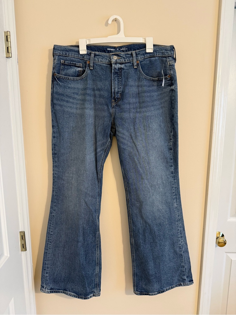 NWT Old Navy Mid-Rise Loose Boot-Cut Jeans Women’s 16 Color Kyle - Picture 2 of 12